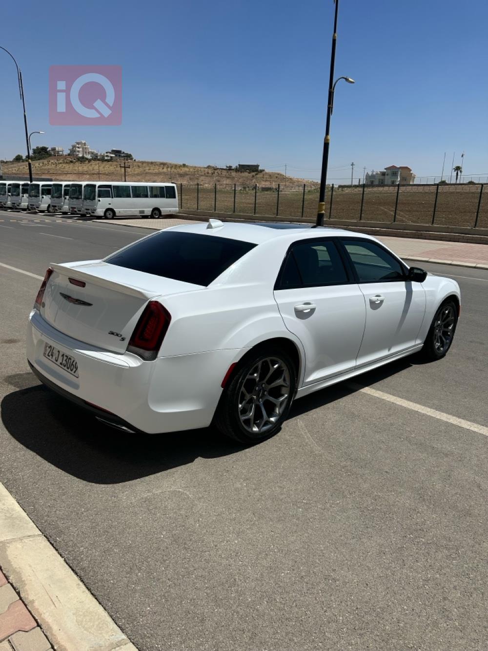 کرایسلەر 300